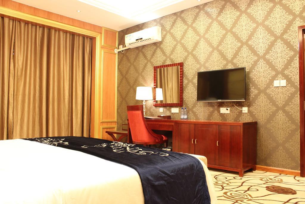 Golden Peacock Resort Hotel Beira Zimmer foto