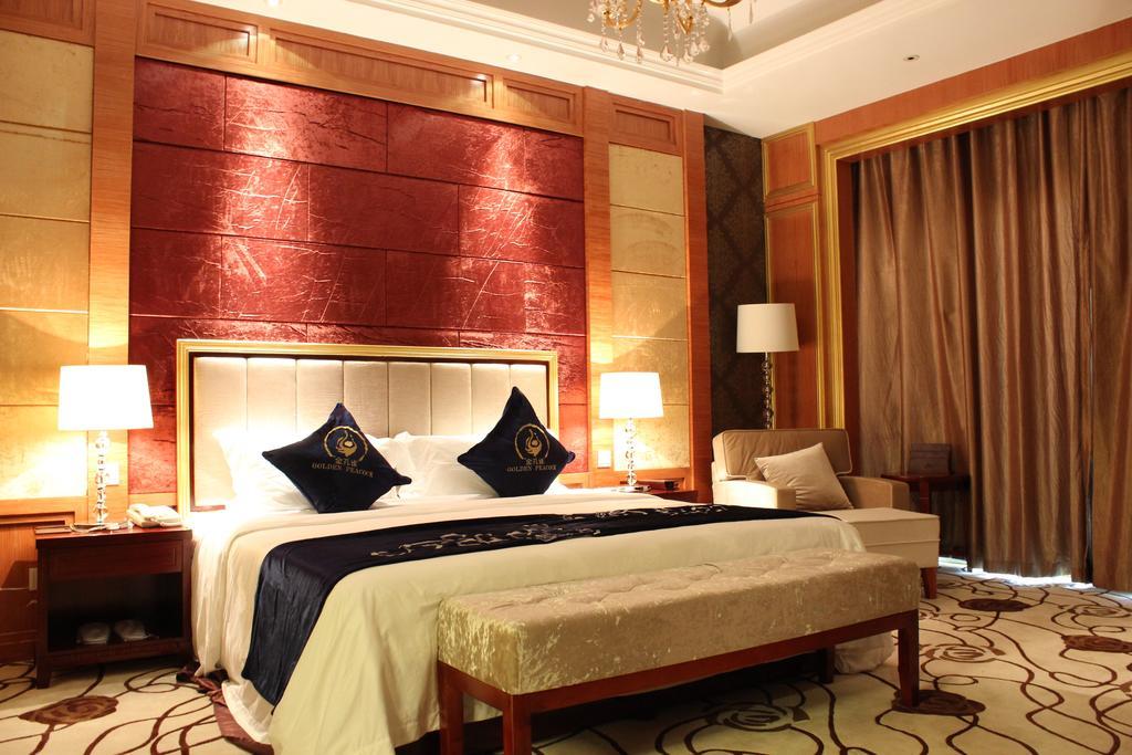 Golden Peacock Resort Hotel Beira Zimmer foto